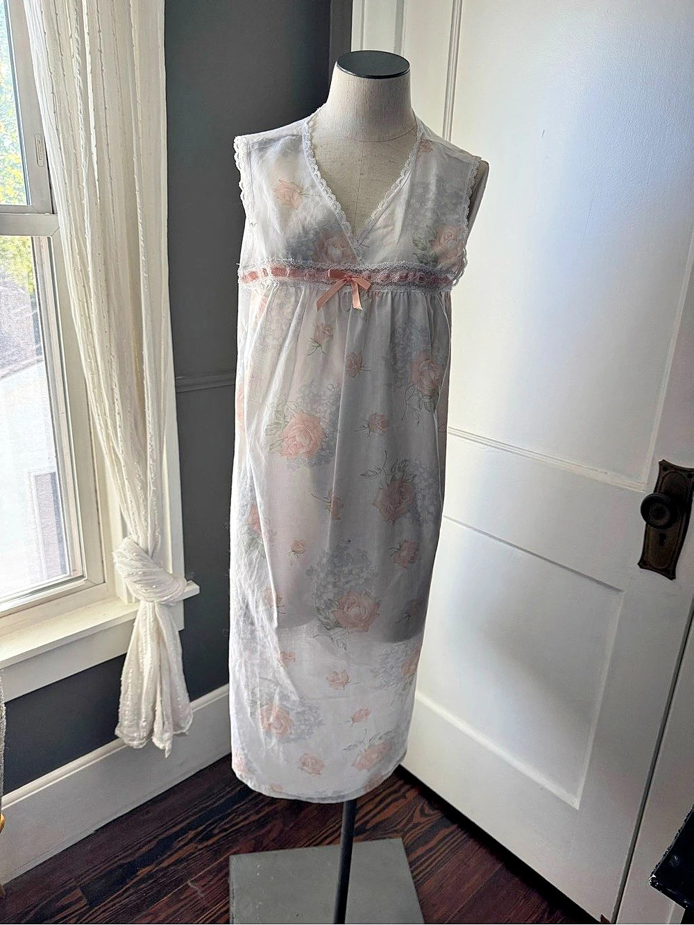 Vintage Floral Nightgown Size Medium